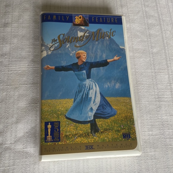3 VTG Classic VHS Tapes - The Sound of Music, My Fair Lady, & White Christmas - Picture 2 of 10